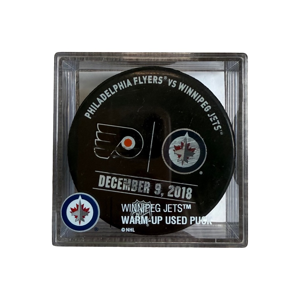 NWT NHL / WINNIPEG JETS / PHILADELPHIA FLYERS OFFICIAL USED WARM UP PUCK W/ CASE